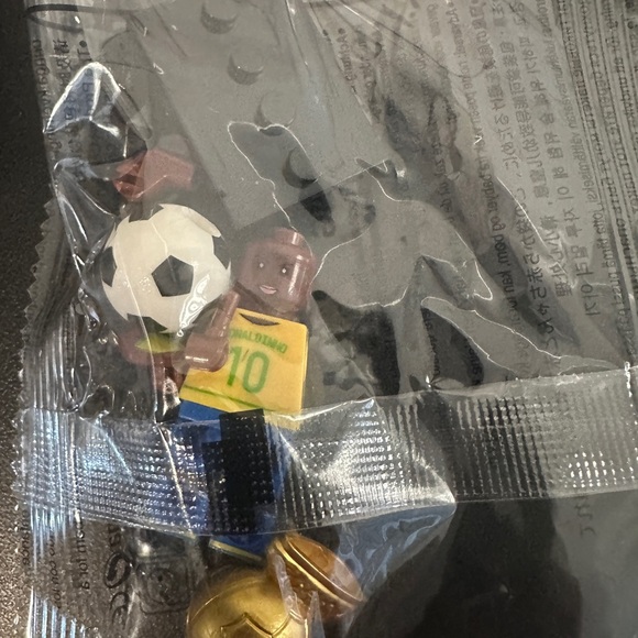 Lego mini figure - Brazil Ronaldinho 10 - Picture 4 of 4